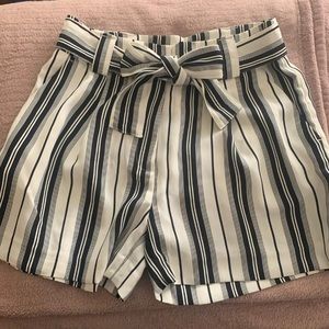 HM shorts with belt